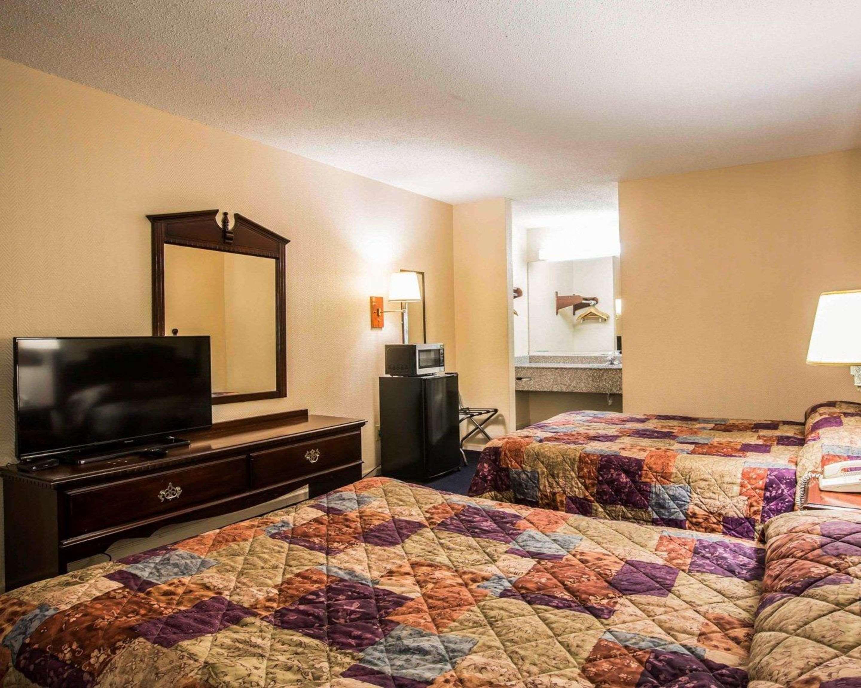 Rodeway Inn Phenix City Exterior foto