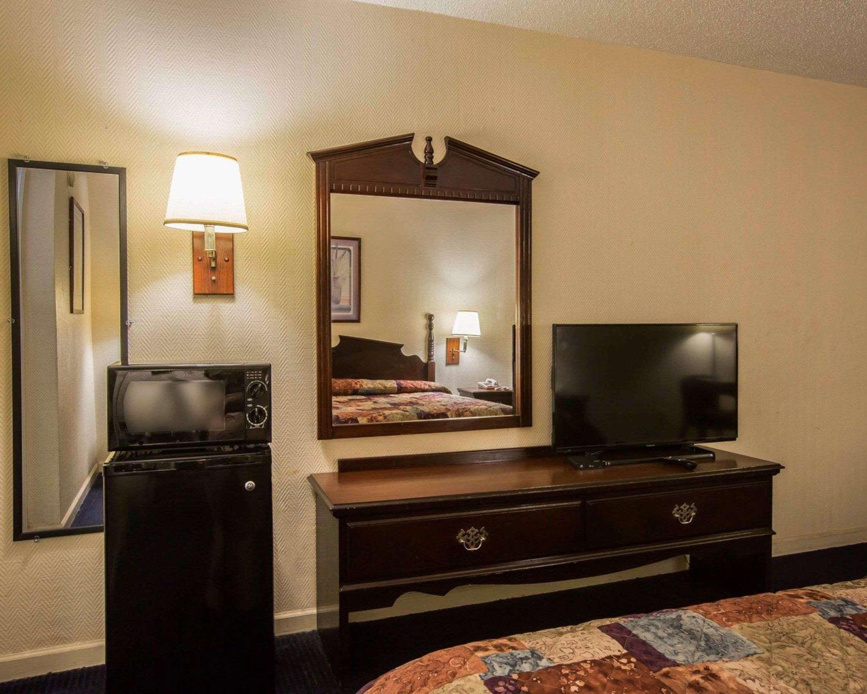 Rodeway Inn Phenix City Exterior foto